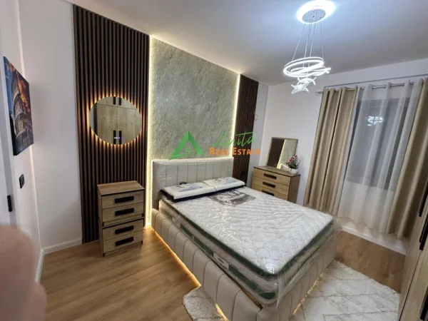 Tirane, shitet apartament 2+1+Ballkon Kati 9, 95 m² 157.000 € (Astir)
