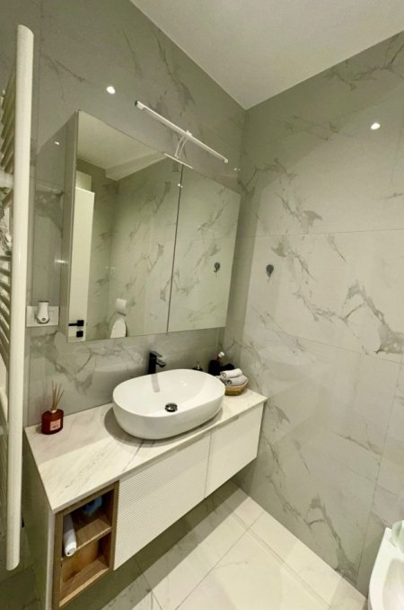 Tirane, shitet apartament 3+1 Kati 2, 162 m² 400.000 € (Liqeni i Thate)