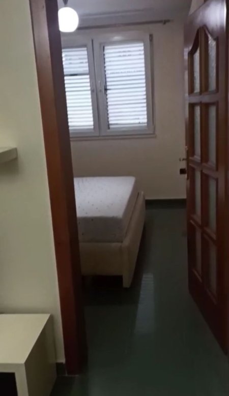 Tirane, jepet me qera apartament 2+1 Kati 5, 75 m² 600 € (Rruga e Kavajes . prane zgares korcare , RRuga Ndre Mjeda)