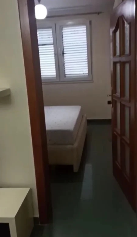 Tirane, jepet me qera apartament 2+1 Kati 5, 75 m² 600 € (Rruga e Kavajes . prane zgares korcare , RRuga Ndre Mjeda)