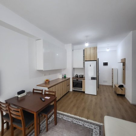 Tirane, jepet me qera apartament 2+1+Ballkon Kati 3, 80 m² 500 € (Kompleksi Kadiu)