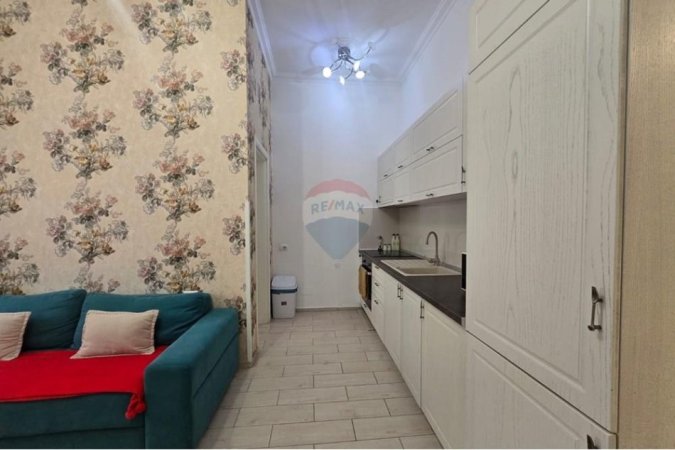 Tirane, jepet me qera apartament 1+1+Ballkon  (Sami Frasheri)