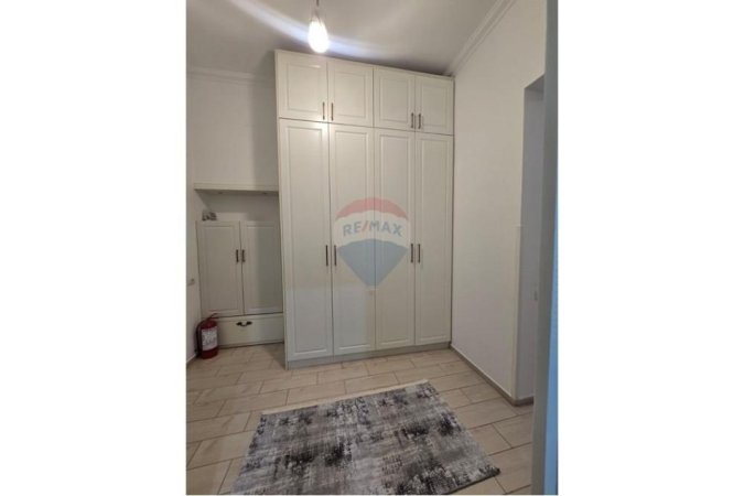 Tirane, jepet me qera apartament 1+1+Ballkon  (Sami Frasheri)