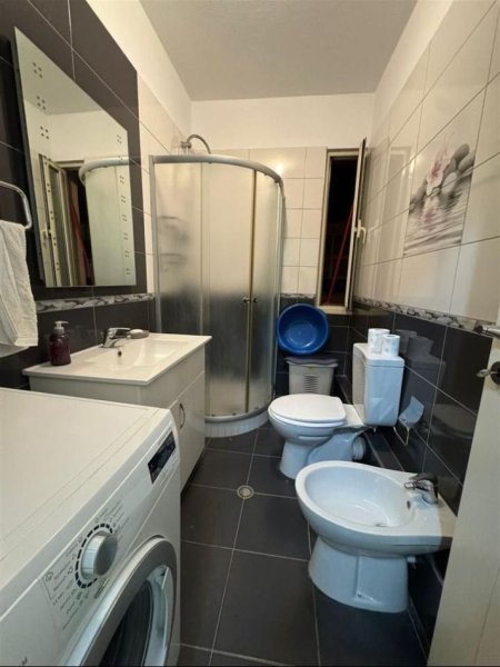 Tirane, jepet me qera apartament 2+1+Ballkon Kati 3, 86 m² 600 € (5 MAJI)