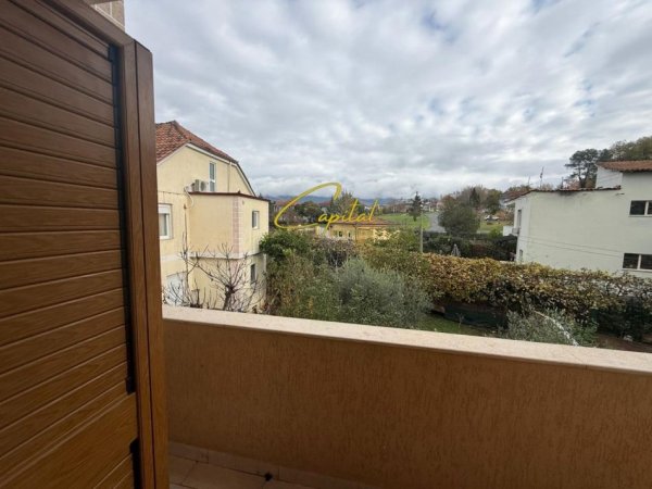 Tirane, jepet me qera apartament 2+1 Kati 2, 120 m² 450 € (VILAT GJERMANE)