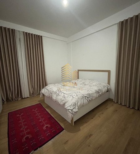 Tirane, jepet me qera apartament 1+1 Kati 1, 80 m² 500 € (Rruga Kodra Derhemit)