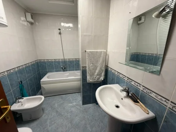 Tirane, shitet apartament 2+1 Kati 3, 122 m² 275.000 € (Kristal Center.)