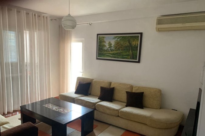 Tirane, jepet me qera apartament 1+1+Ballkon Kati 5, 90 m² 500 € (DON BOSKO)