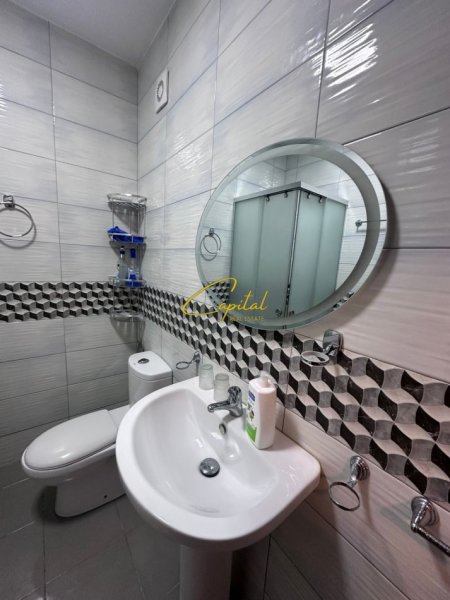 Tirane, jepet me qera apartament 1+1 Kati 2, 67 m² 520 € (YZBERISHT)