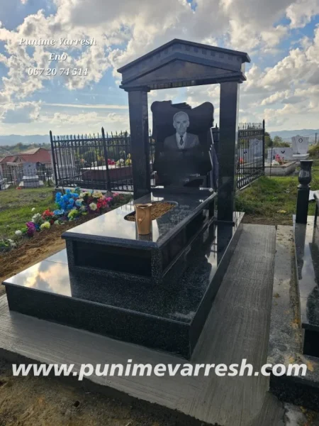 Tirane, ofroj Qivur Graniti me Pikture (Portret) Te Gdhendur - Punime Varresh Eno 250 €