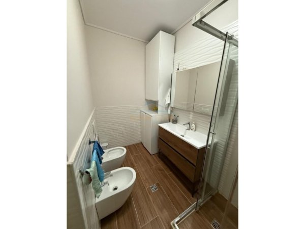 Tirane, jepet me qera apartament 1+1+Ballkon Kati 5, 750 € (delijorgji)