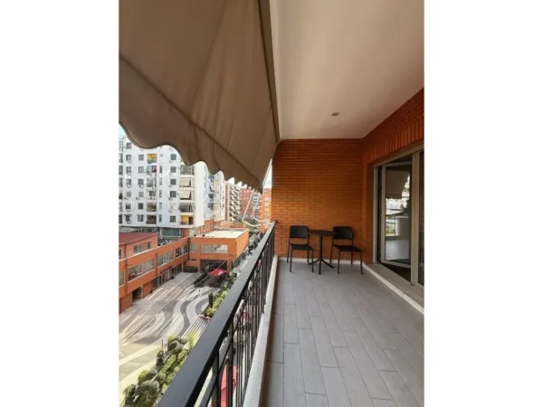 Tirane, jepet me qera apartament 1+1+Ballkon Kati 5, 750 € (delijorgji)