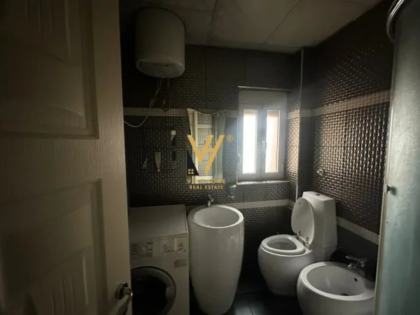 Tirane, shitet apartament 1+1+Ballkon dhe garsoniere Kati 4, 82 m² 172.000 € (RRUGA E DURRESIT)