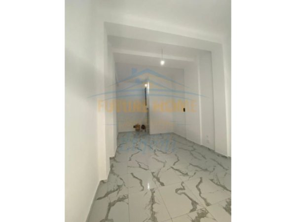 Tirane, shitet ambjent biznesi Kati 0, 33 m² 120.000 € (Rruga Brigada 8, Blloku)