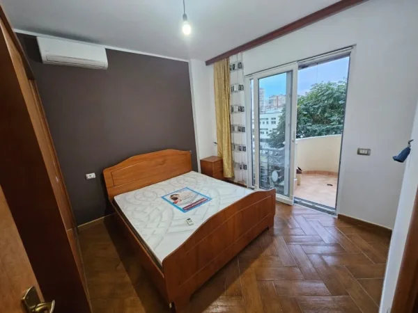 Tirane, jap me qera apartament 3+1+Ballkon Kati 3, 126 m² 700 € (Rruga Dritan Hoxha, afer Universitetit ZKM)