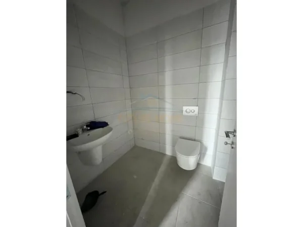 Tirane, shitet apartament 2+1+Ballkon Kati 1, 106 m² 191.000 € (PALLATI ME SHIGJETA HENKE)
