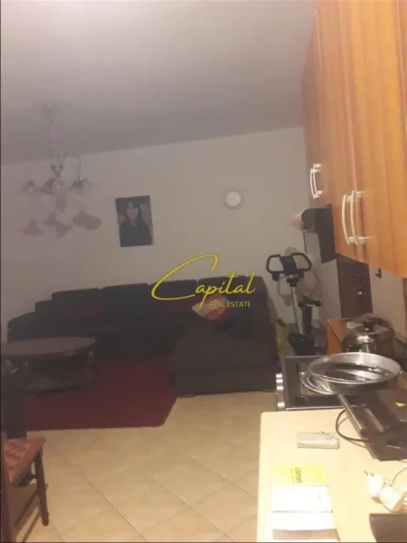 Tirane, jepet me qera apartament 2+1 Kati 6, 75 m² 420 € (YZBERISHT)