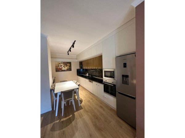 Tirane, jepet me qera apartament 2+1 Kati 1, 110 m² 650 € (Vizion Plus)