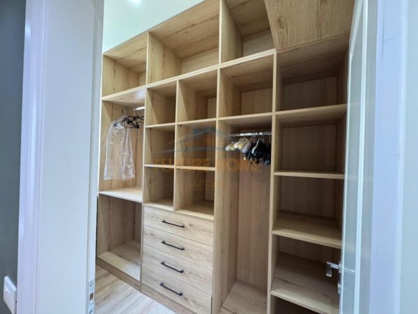 Tirane, shitet apartament 2+1 Kati 3, 107 m² 205.000 € 