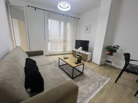 Qera, Apartamenti 1+1, Ish Tregu Elektrik, Tiranë.