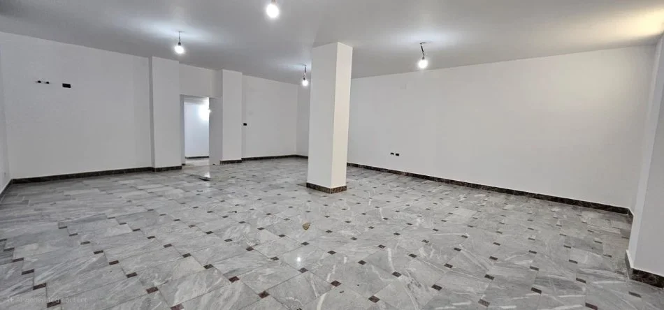 Tirane, jepet me qera dyqan Kati 0, 200 m² 3.000 € (Rruga Sami Frasheri)