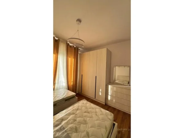 Tirane, jepet me qera apartament 2+1 Kati 3, 86 m² 600 € (Rruga David Selenica)