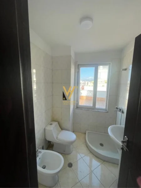 Tirane, jepet me qera apartament 2+1+Ballkon Kati 6, 90 m² 500 € (YZBERISHT)