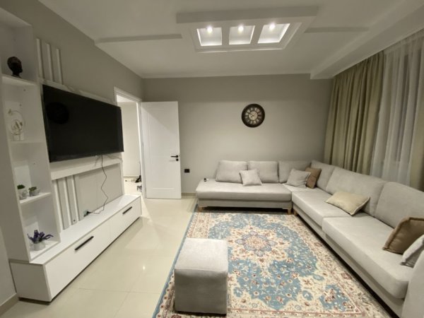 Tirane, jepet me qera apartament 2+1+Ballkon Kati 2, 85 m² 600 € (Rruga Siri Kodra (afer Bulevardit te Ri ))