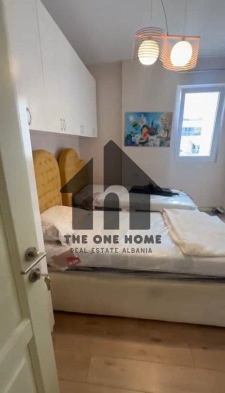 Tirane, jepet me qera apartament 3+1+Ballkon Kati 6, 126 m² 1.250 € (Liqeni That)