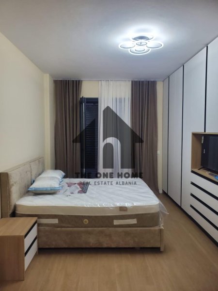 Tirane, jepet me qera apartament 3+1+Ballkon Kati 6, 126 m² 1.250 € (Liqeni That)