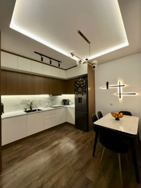 Tirane, shitet apartament 3+1 Kati 3, 123 m² 255.000 € (Fusha Aviacionit)