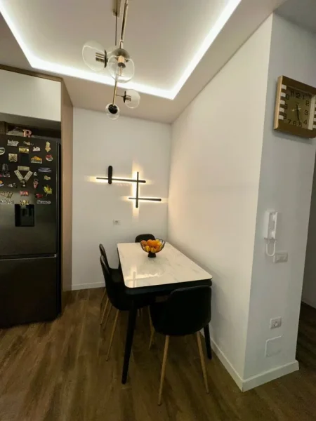 Tirane, shitet apartament 3+1 Kati 3, 123 m² 255.000 € (Fusha Aviacionit)