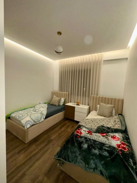 Tirane, shitet apartament 3+1 Kati 3, 123 m² 255.000 € (Fusha Aviacionit)