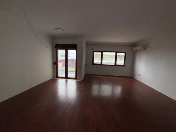Tirane, jepet me qera zyre Kati 11, 450 m² 5.000 € (Stadiumi Air Albania)