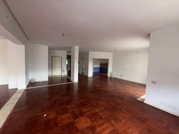 Tirane, jepet me qera zyre Kati 11, 450 m² 5.000 € (Stadiumi Air Albania)