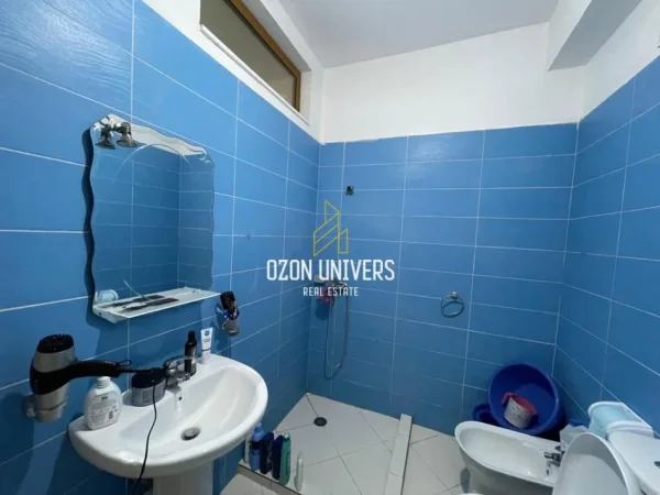 Tirane, shitet apartament 1+1+Ballkon Kati 5, 65 m² 100.000 € (Rruga Teodor Keko)