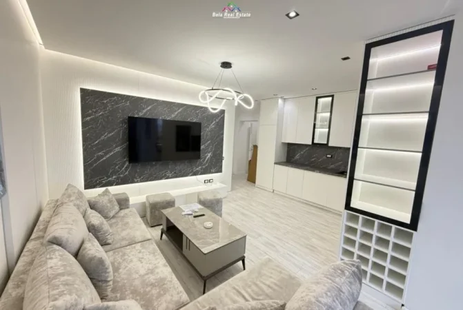 Tirane, jepet me qera apartament 3+1+Ballkon Kati 7, 120 m² 1.350 € (Rruga e Kavajes)