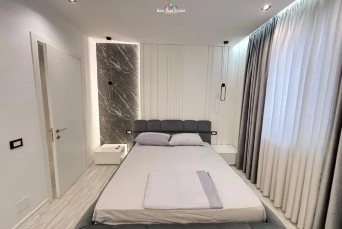 Tirane, jepet me qera apartament 3+1+Ballkon Kati 7, 120 m² 1.350 € (Rruga e Kavajes)