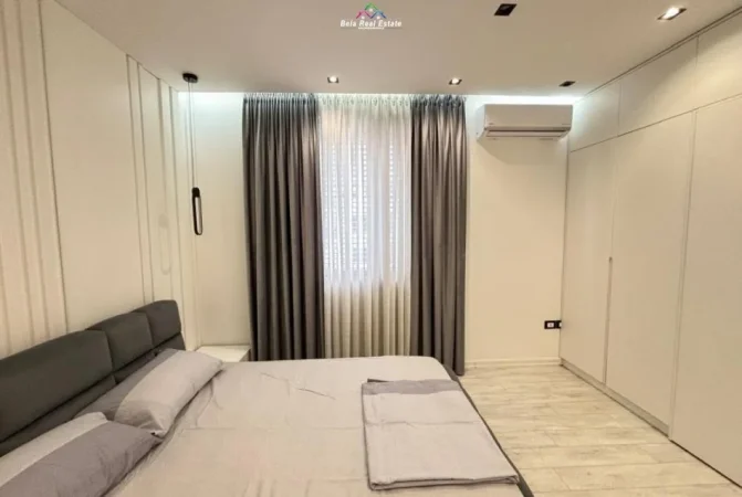 Tirane, jepet me qera apartament 3+1+Ballkon Kati 7, 120 m² 1.350 € (Rruga e Kavajes)