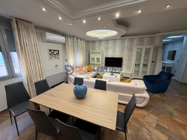 Tirane, jap me qera apartament 3+1 , 1.300 € (Bulevardi Zogu i Pare)