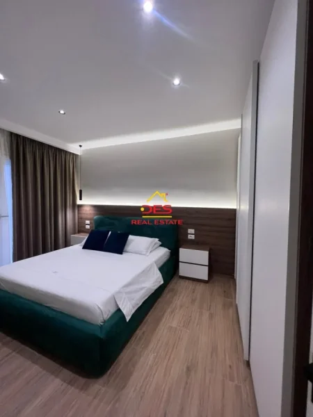 Vlore, jepet me qera apartament 1+1+Ballkon Kati 2, 55 m² 500 € (Rruga Hasan Kushta)