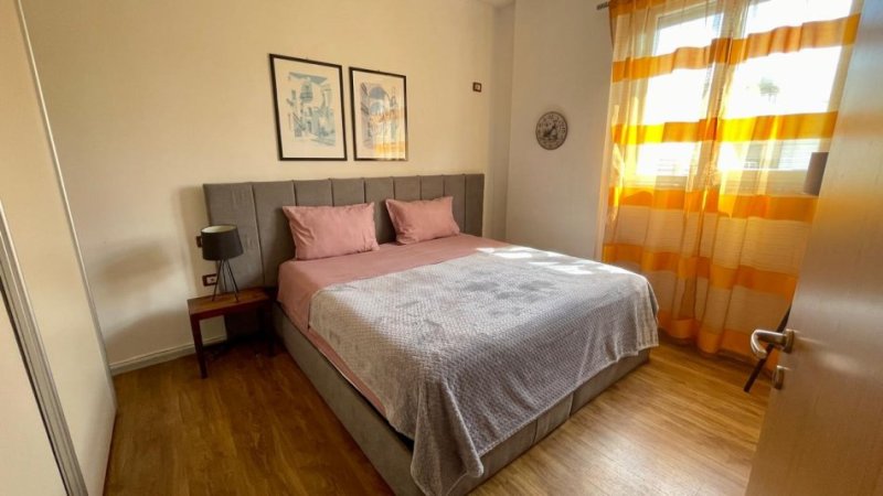 Tirane, jepet me qera apartament 1+1+Ballkon Kati 6, 75 m² 650 € (Pazari i Ri)