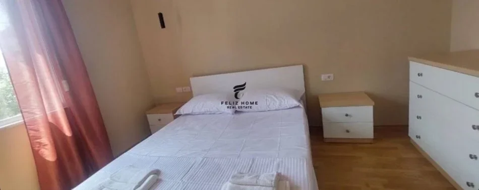 Tirane, jepet me qera apartament 1+1 Kati 4, 65 m² 600 € (SELVIA)