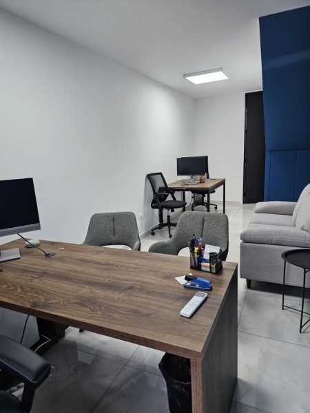 Tirane, jepet me qera ambjent biznesi Kati 1, 30 m² 500 € (Myslym Shyri)