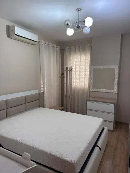 Tirane, jepet me qera apartament 1+1 Kati 2, 67 m² 520 € (YZBERISHT)