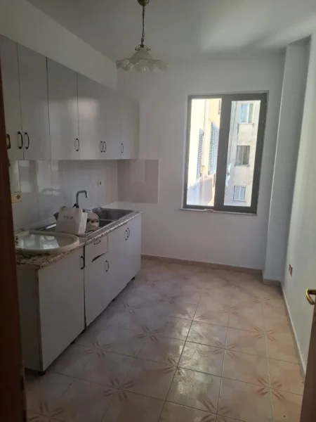 Tirane, shitet apartament 2+1 Kati 6, 98 m² 171.000 € (Pallati me Shigjeta)