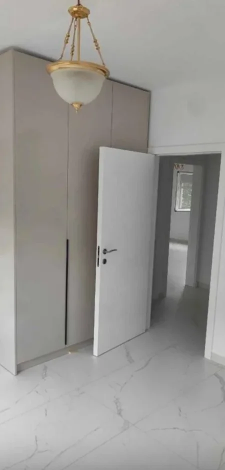 Tirane, jepet me qera apartament 2+1 Kati 3, 75 m² 530 € (rruga kavajes)
