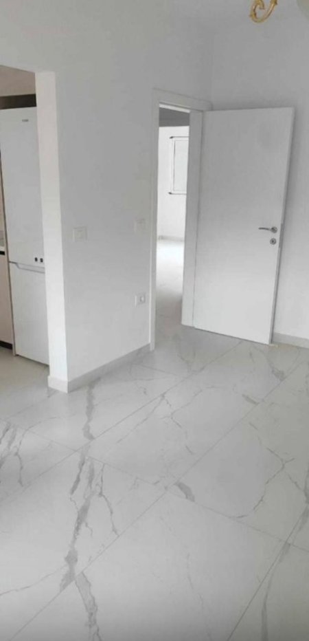 Tirane, jepet me qera apartament 2+1 Kati 3, 75 m² 530 € (rruga kavajes)