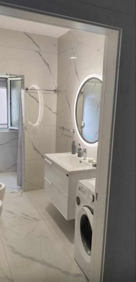 Tirane, jepet me qera apartament 2+1 Kati 3, 75 m² 530 € (rruga kavajes)