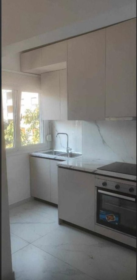Tirane, jepet me qera apartament 2+1 Kati 3, 75 m² 530 € (rruga kavajes)